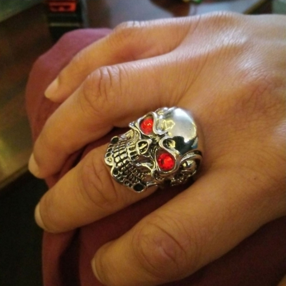 Gothic punk skull ring size 9